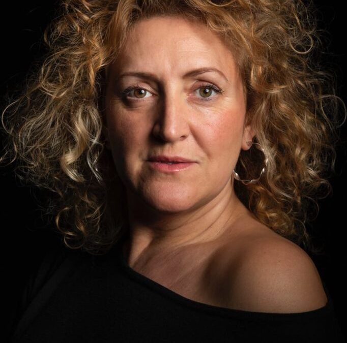 GLORIA ALBALATE: “Necesitamos que haya un compromiso más grande con la cultura, está visto que cuando el mundo se para, los artistas siguen creando”.
