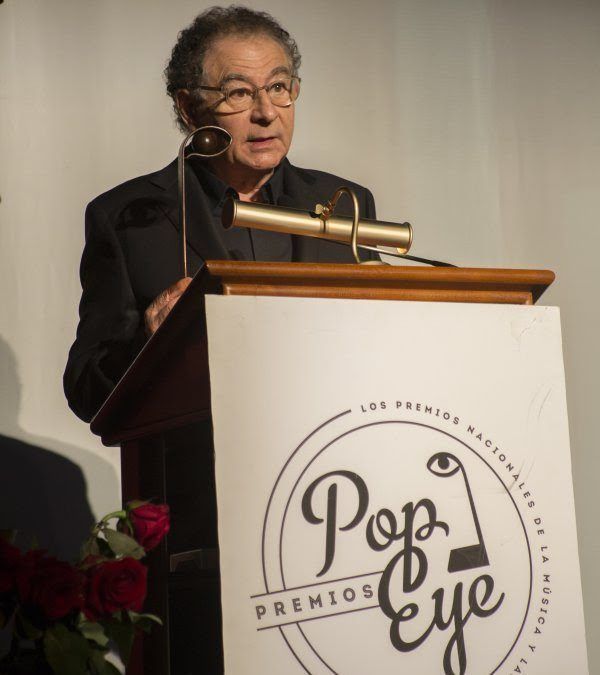 ROBERTO VERINO GALARDONADO CON EL PREMIO POP EYE DE MODA 2021