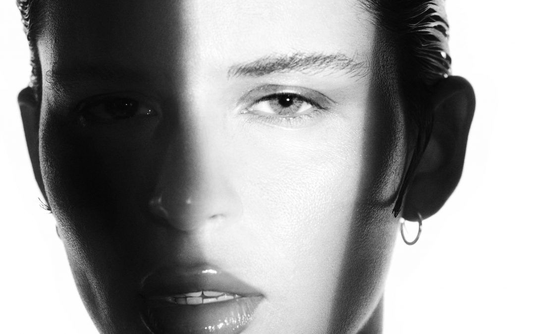 Con Nathy Peluso y en blanco y negro: así será la próxima campaña de Desigual.