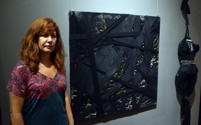 Isabel Ferrero nos invita a recorrer nuestra parte emocional en su exposición ‘Armario sin fondo’