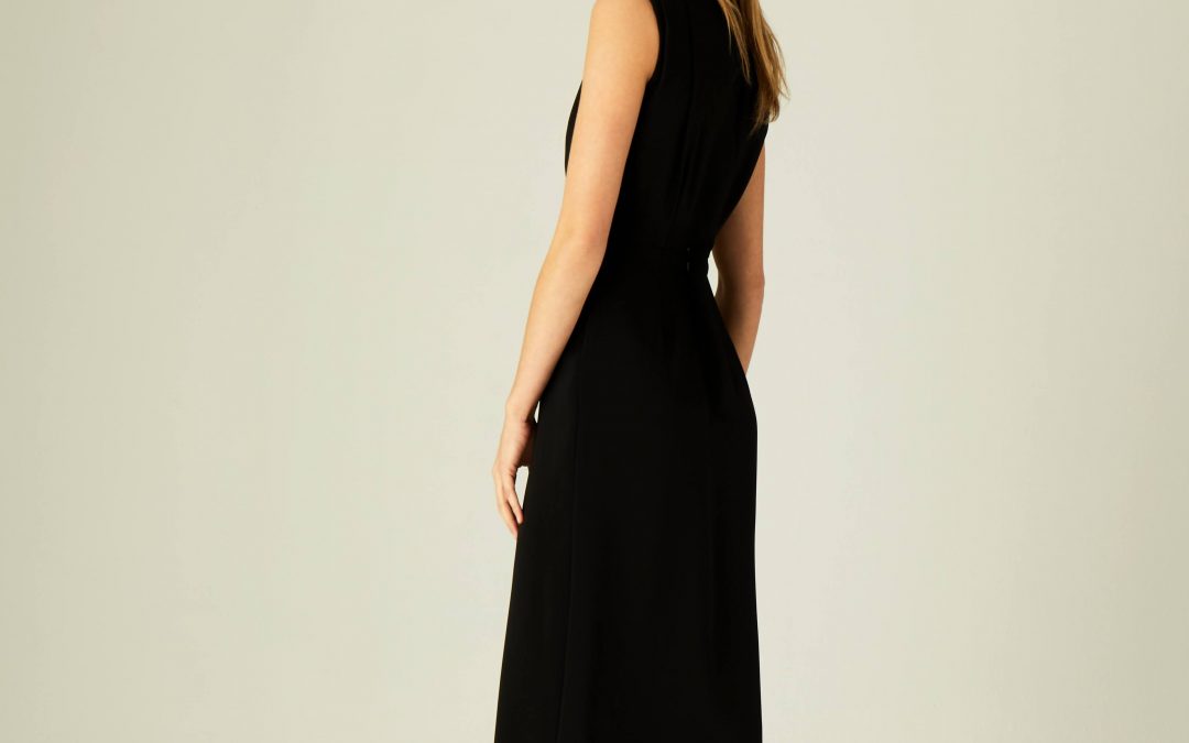 El vestido negro Rada que lució la reina Letizia, ¡ahora está en rebajas!