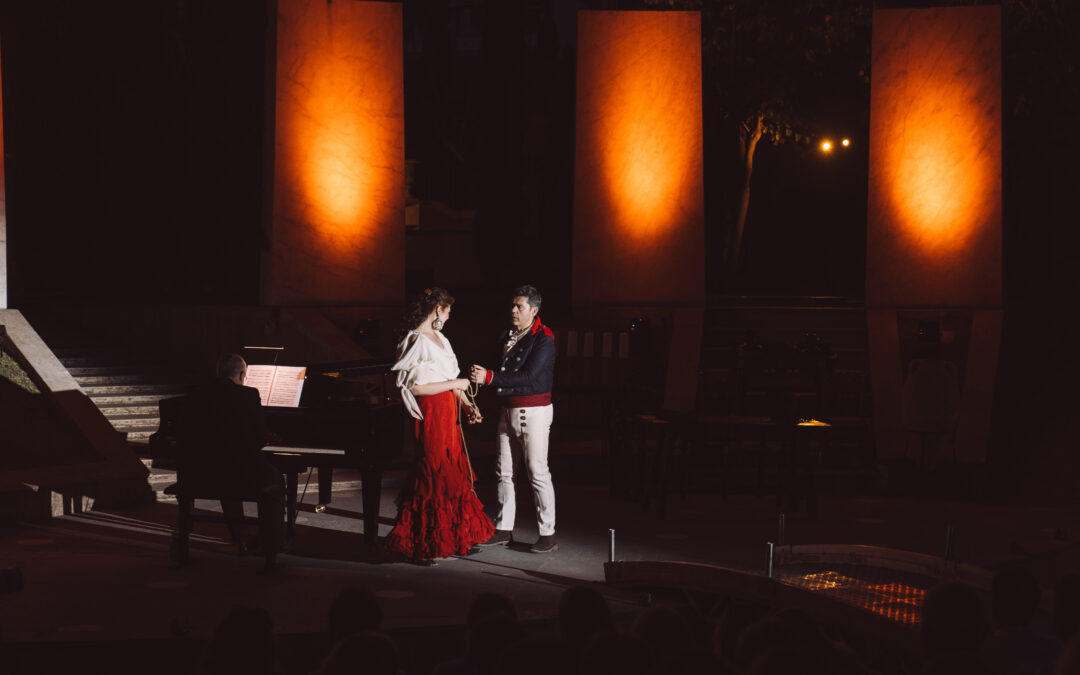 Anantara Villa Padierna amplía las fechas de la ópera “Carmen” de Bizettras el éxito de la primera representación en su anfiteatro