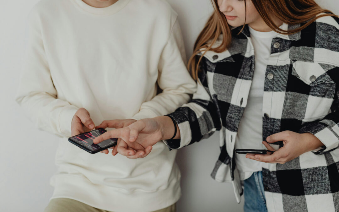 PANTALLISMO, NOMOFOBIA Y REDES SOCIALES: LAS ADICCIONES DE LA GENERACIÓN Z QUE SE AGUDIZAN CINCO AÑOS DESPUÉS DEL CONFINAMIENTO