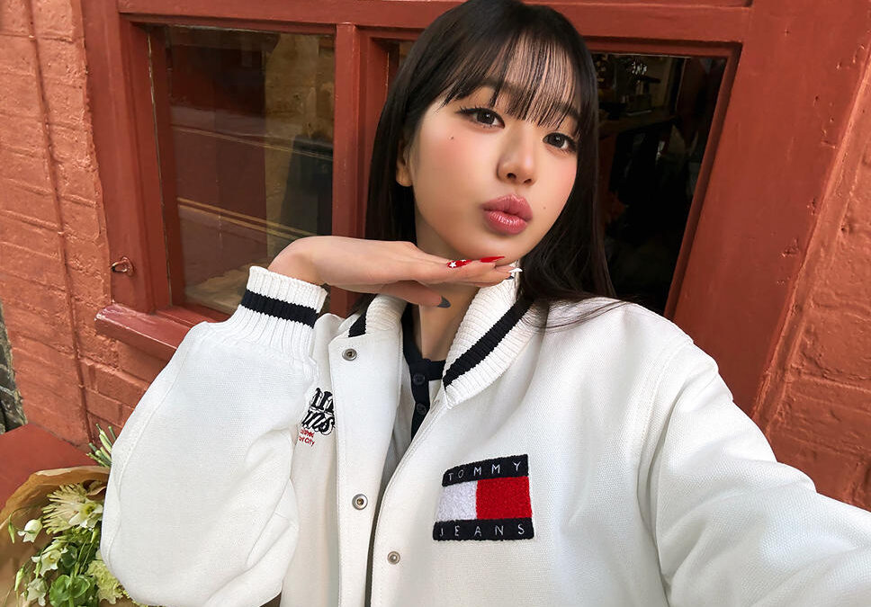 TOMMY HILFIGER lleva la campaña de Tommy Jeans primavera 2026 a Londres celebrando la autoexpresión